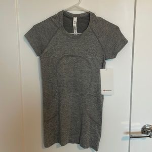 NWT LULULEMON SWIFTLY TECH SHORT SLEEVE 2.0